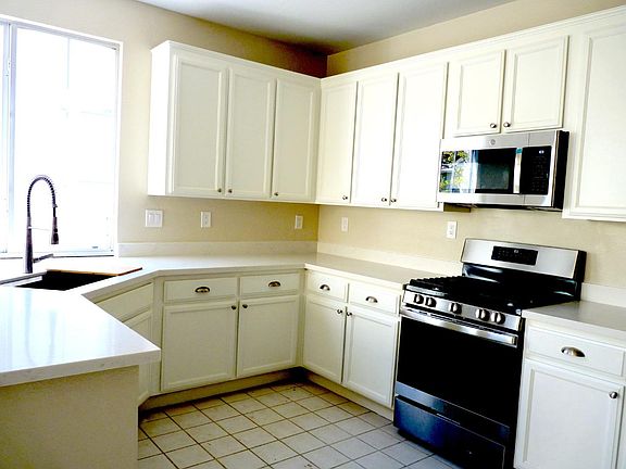 5th image of 220 Isleford Ln