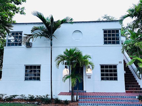 2nd image of 400 Alcazar Ave