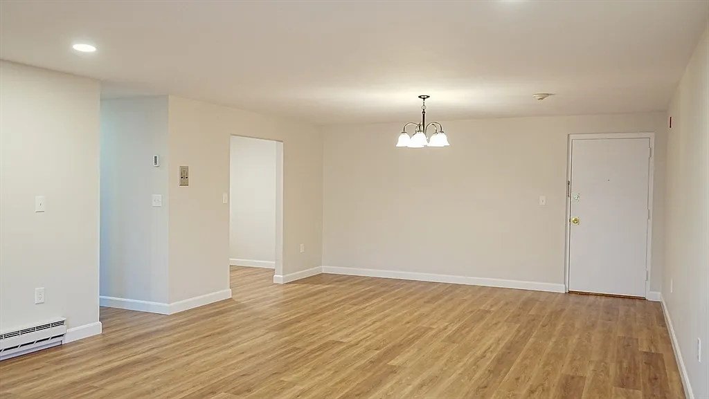 1 bed, 1.0 bath, 860 sqft, $2,000 — Photo 1