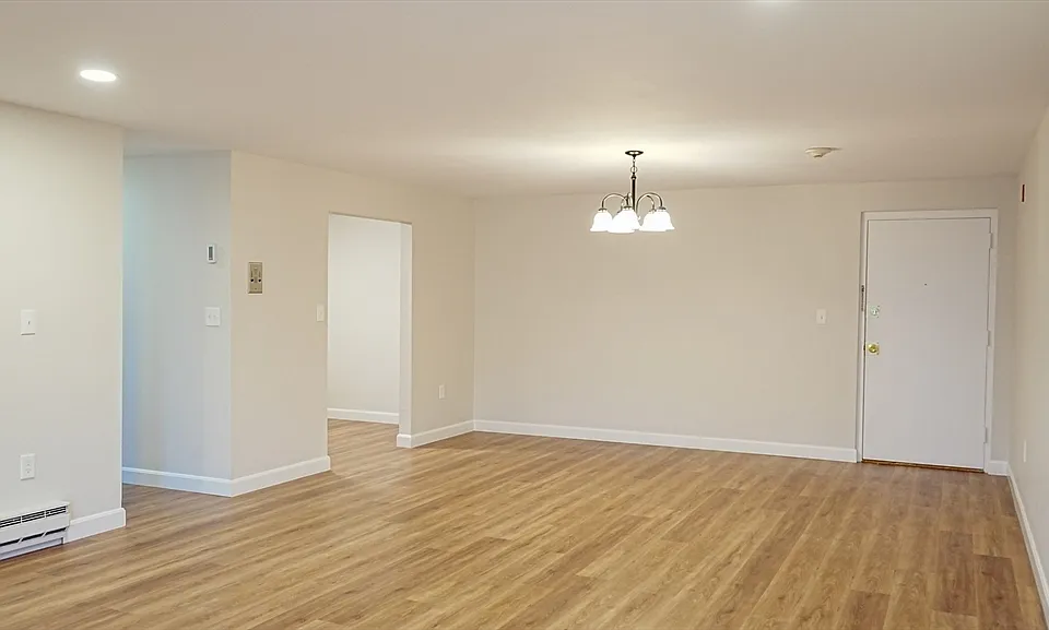 1321 Worcester Rd #501
