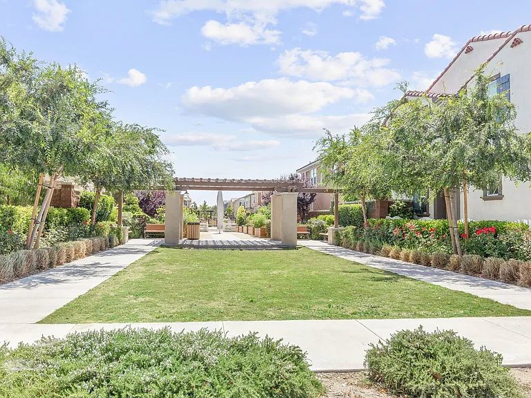 8653 Bay Laurel St — Photo 31