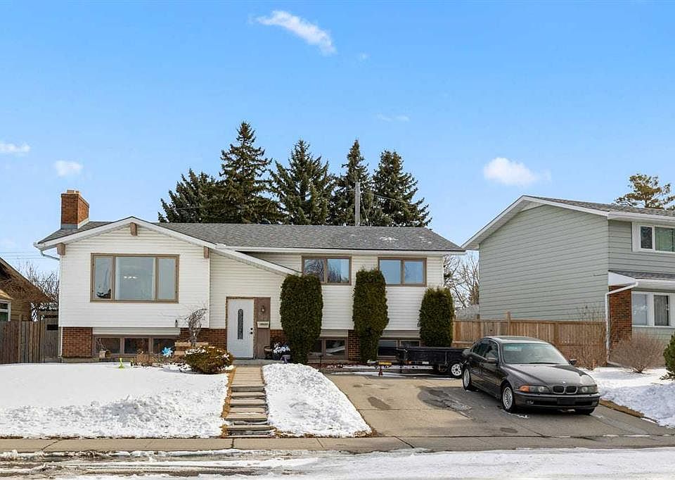 1st image of 436 W Queen Charlotte Rd SE