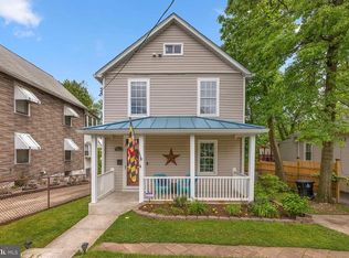 3811 32nd St, Mount Rainier, MD 20712