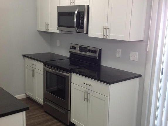 5th image of 4837 Stoneybrook Blvd
