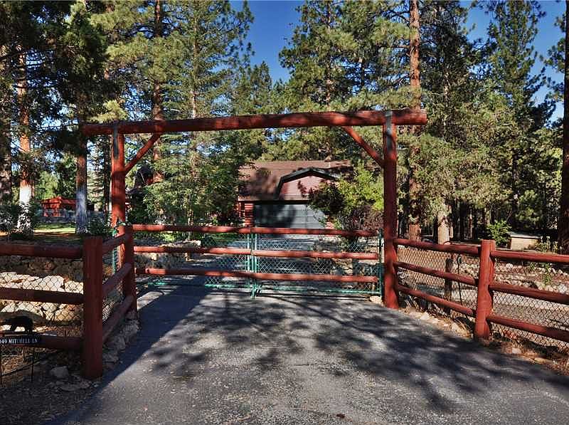 1st image of 1049 Mitchell Ln