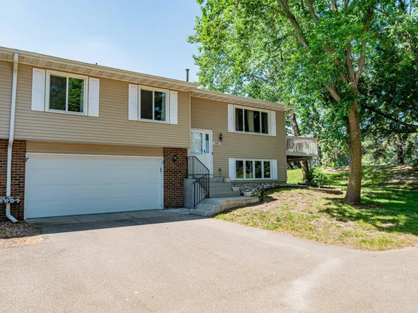 4699 Ridge Cliff Dr, Saint Paul, MN 55122
