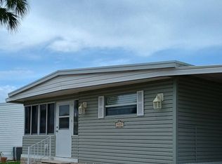 483 Robin Ln, Largo, FL 33770