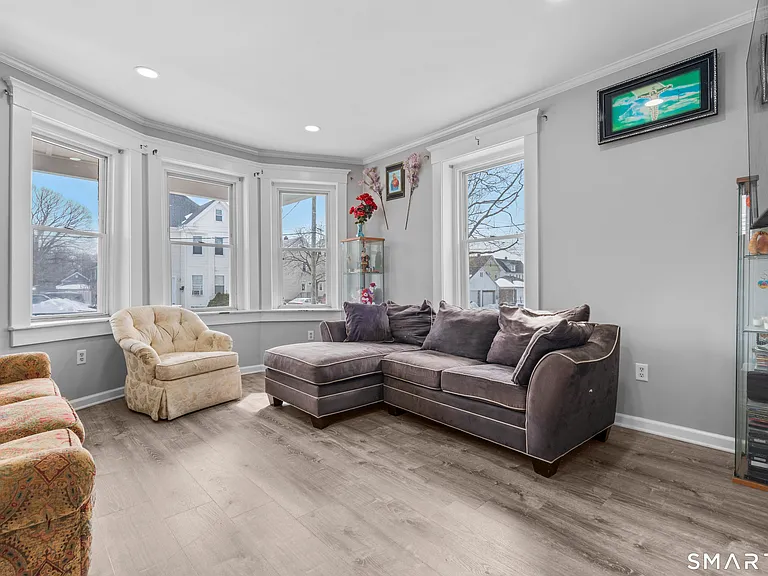 21 Hinman St #1 — Photo 3