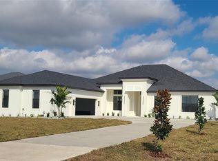 5213 Lake Venice Dr, Wimauma, FL 33598