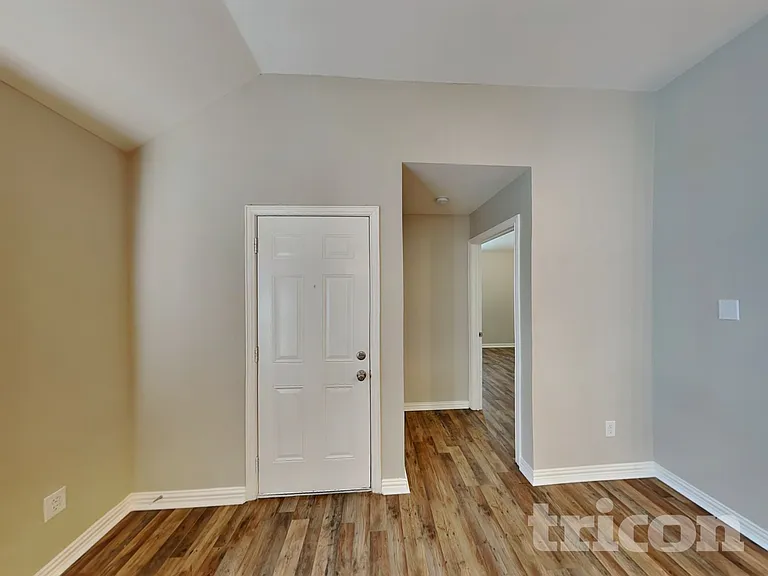 605 Columbia Ave — Photo 4