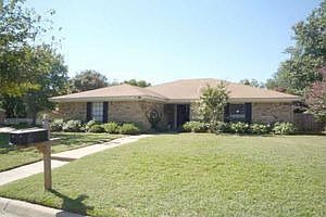 Home for Sale in Arlington, Texas $123,000