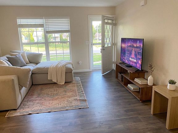 3rd image of 10557 W Dartmouth Ave
