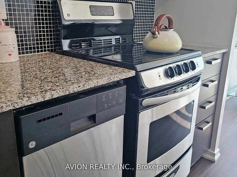 36 Lisgar St #2106E — Photo 10