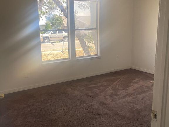 3rd image of 937 Edwards St