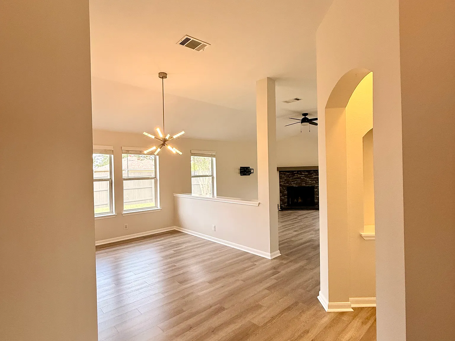4 bed, 1742 sqft, $2,350 — Photo 4