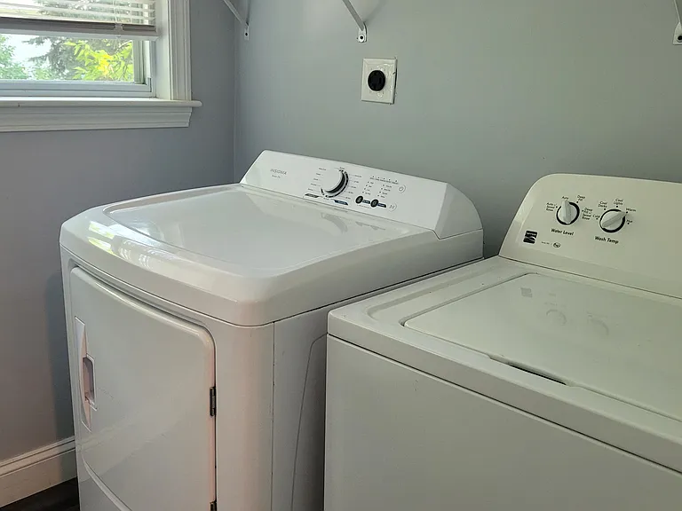 First floor private laundry!