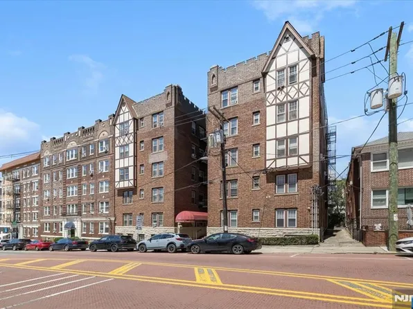 6015 E Blvd W #1B, West New York, NJ 07093