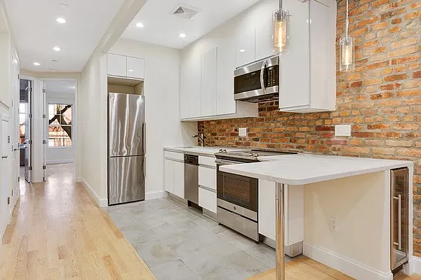 Rented by REAL New York | media 16