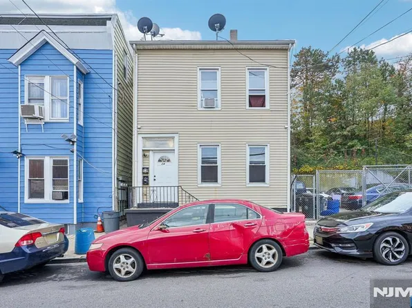 24 20th Avenue, Paterson, NJ 07501