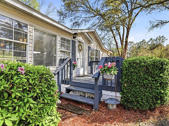 4th image of 90 Blind Brook Rd