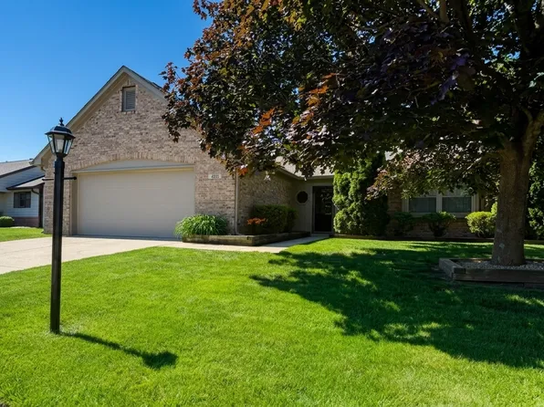 4221 Bay Leaf Cir, Indianapolis, IN 46237