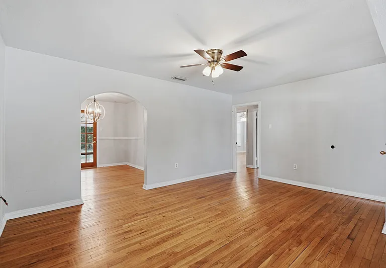 3412 Brady Ave — Photo 10