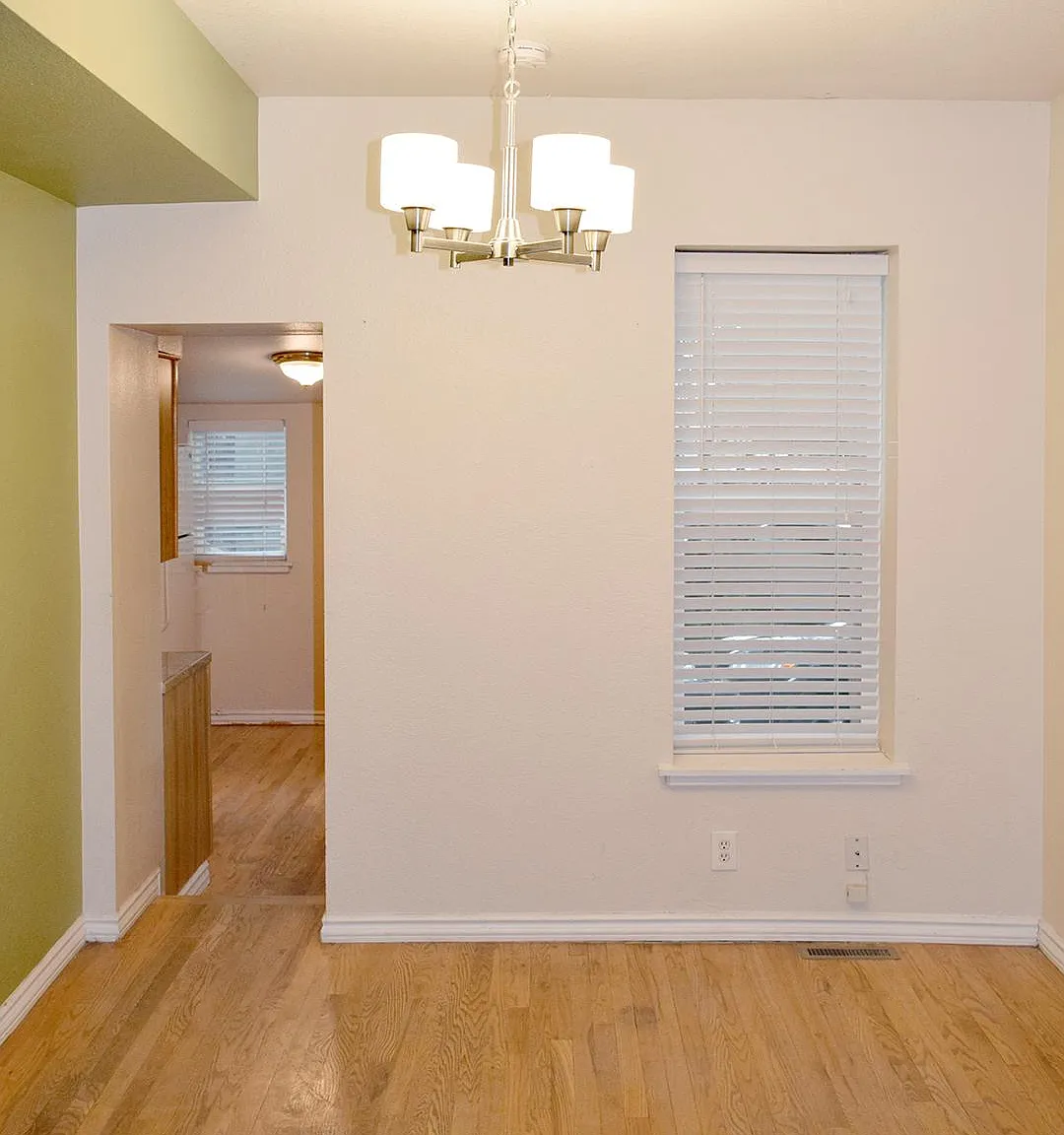 2 bed, 1.5 bath, 834 sqft, $1,995 — Photo 2