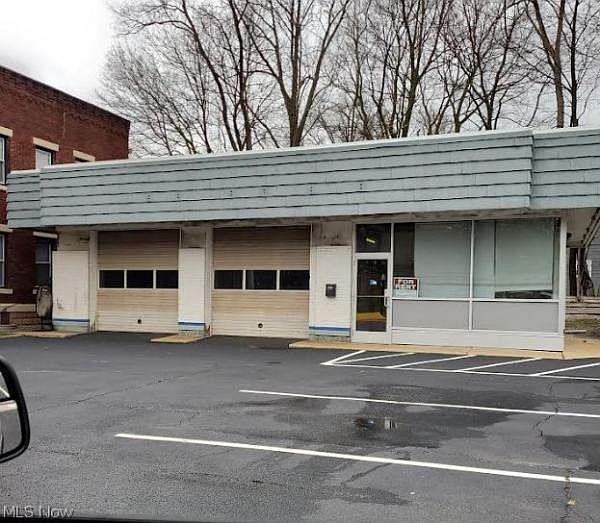 1st image of 715 E Main St #1