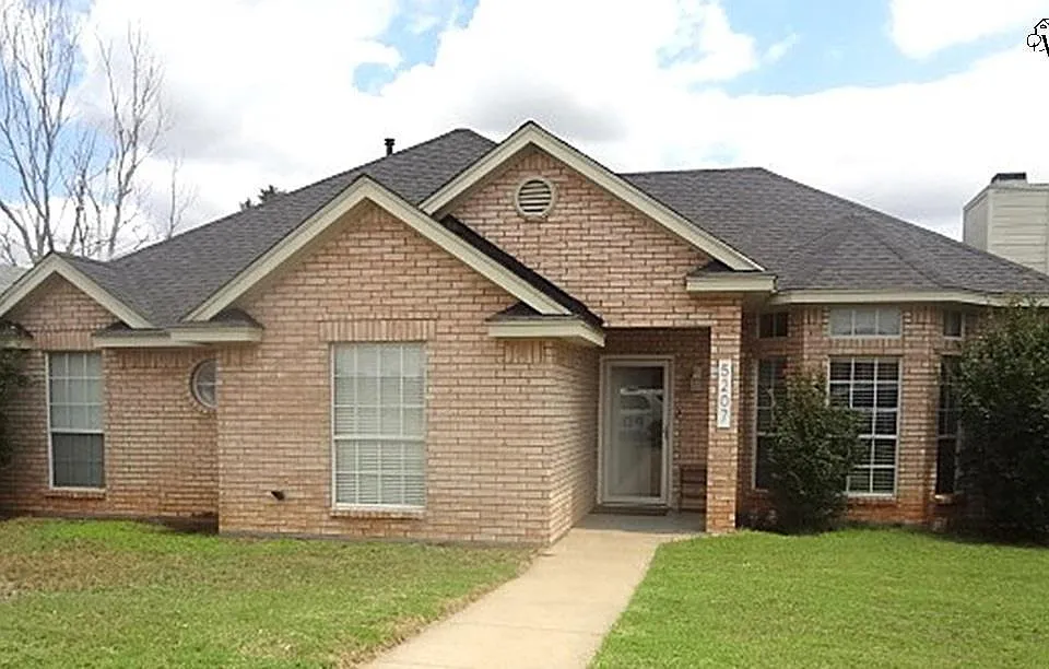 5207 Hooper Dr