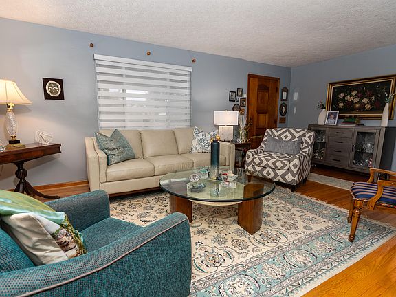 4th image of 47 Carran Dr