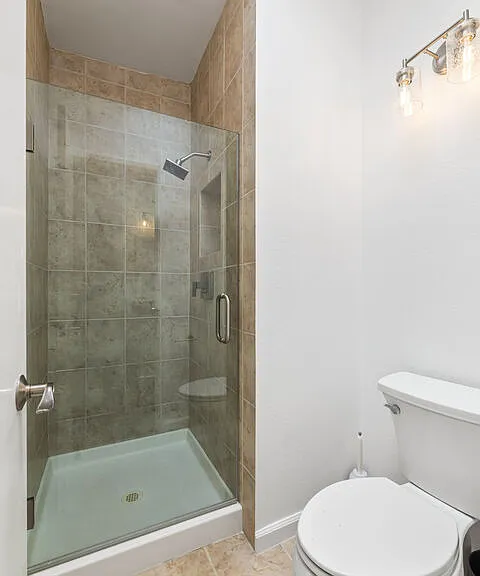10600 Holman Ave #11 — Photo 29
