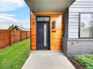 5325 Elmwood Plz, Omaha, NE 68106