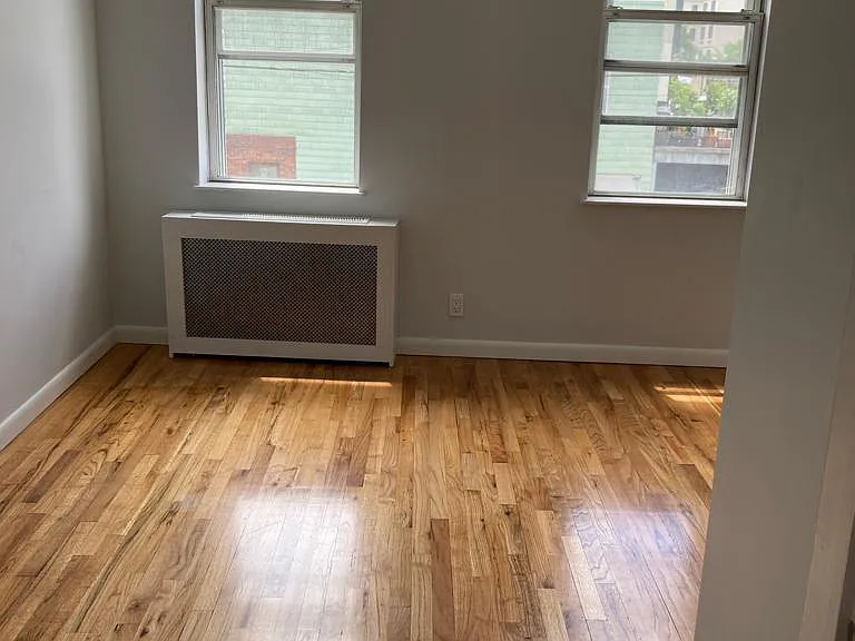 27-17 38th Ave #2L — Photo 1