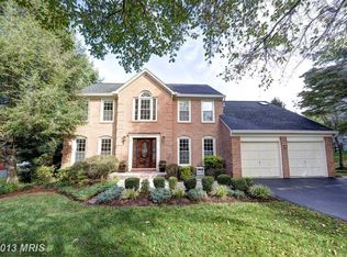 9717 Days Farm Dr, Vienna, VA 22182