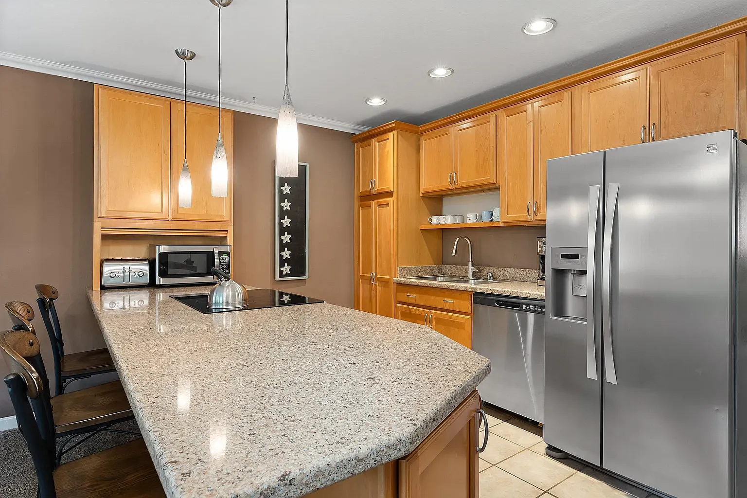 2 bed, 888 sqft, $2,950 — Photo 3