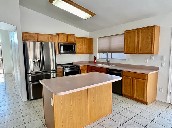 2202 E Wescott Dr, Phoenix, AZ 85024