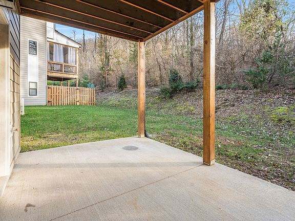 4th image of 217 Stonecrest Cir