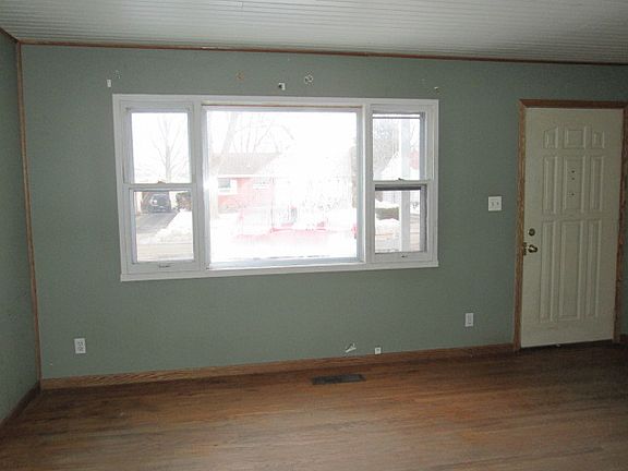 2nd image of 923 N Westshire Dr