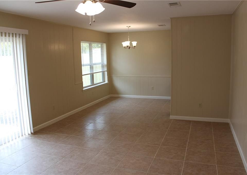2nd image of 719 Cindy Dr