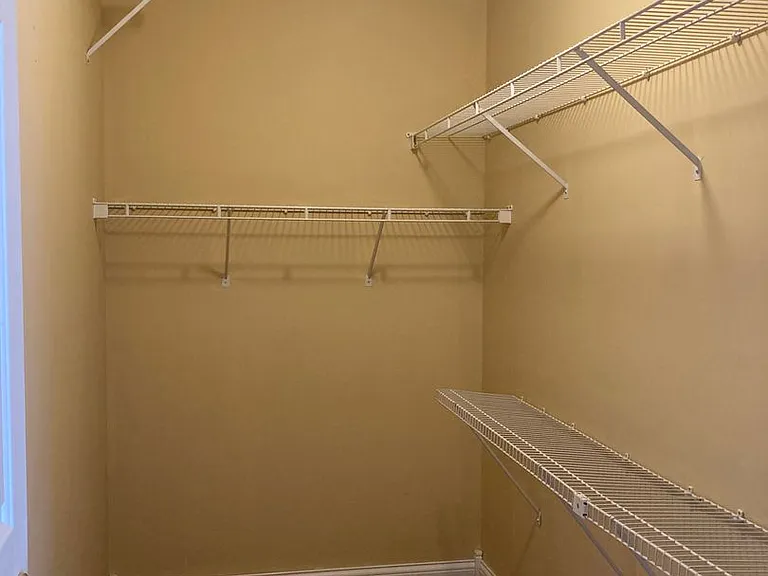 121 Chevy Chase Pl — Photo 21