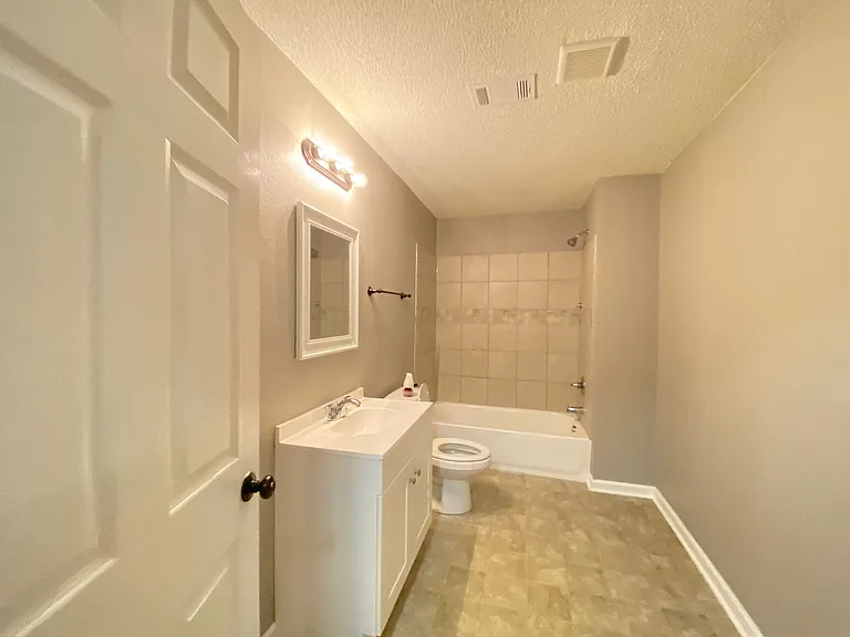 12 Warren Dr — Photo 9