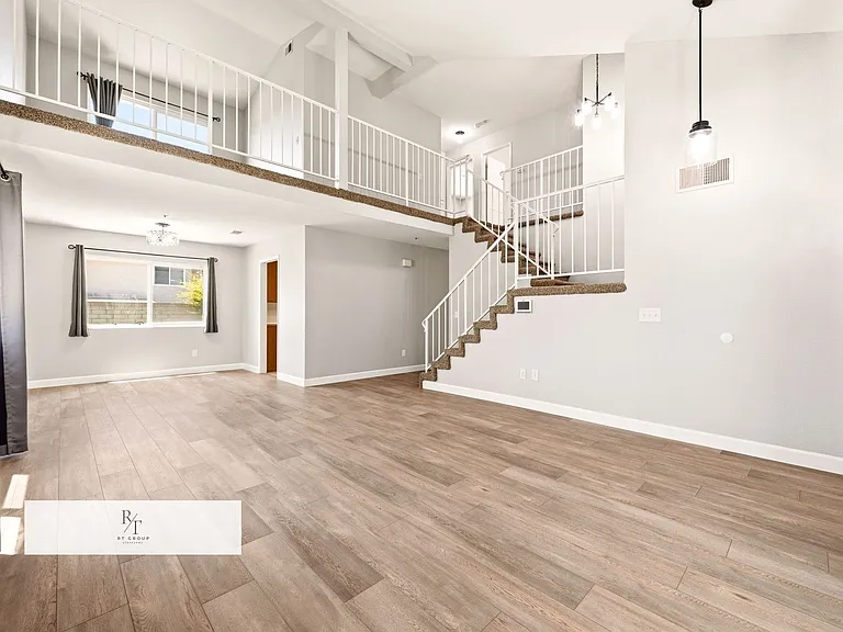 16933 Farwell St — Photo 6