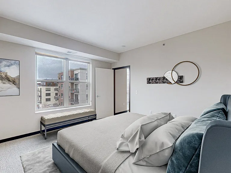 The Shoreham Apartments — Photo 40