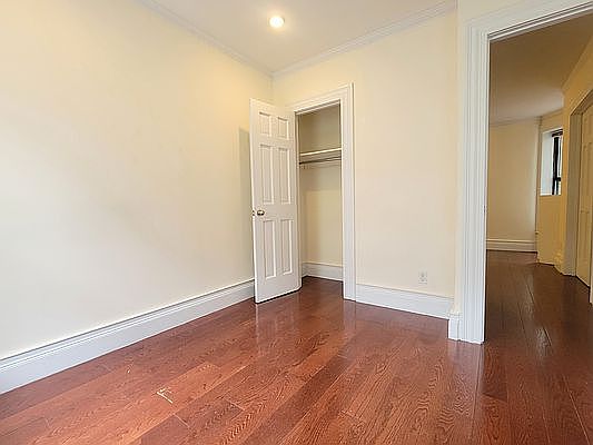 2nd image of 26 E 105th St #2Z