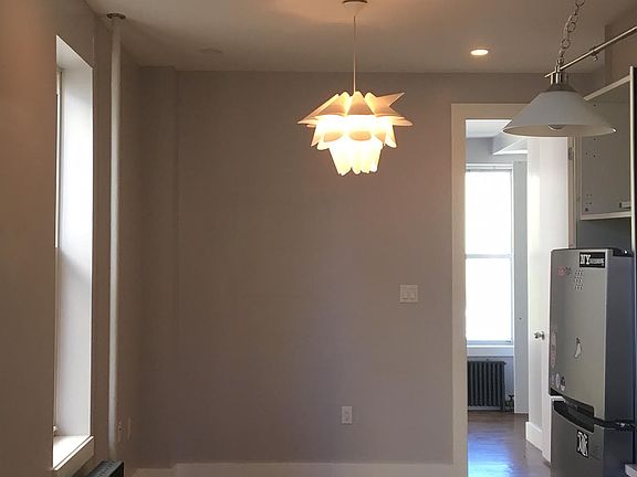 4th image of 194 Humboldt St #3B