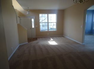 215 Grays Dr, Oswego, IL