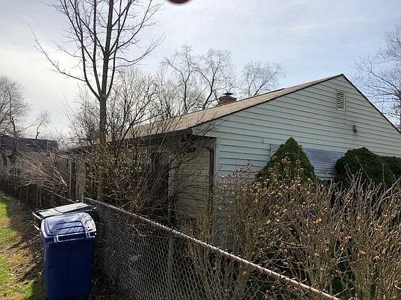 2nd image of 2174 Brentnell Blvd
