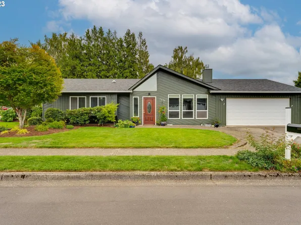 1236 SE 23rd St, Troutdale, OR 97060