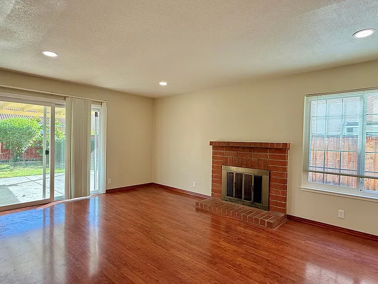 5007 Anaheim Loop — Photo 10