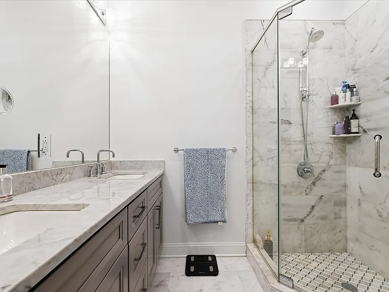41 Bentley Ave #1 — Photo 18